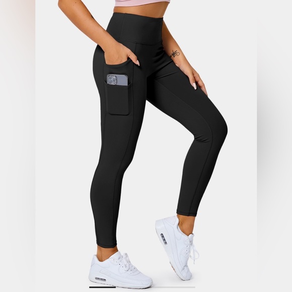 Halara Cloudful™ Fabric High Waisted Double Pockets Plain Leggings - Black - Picture 3 of 10